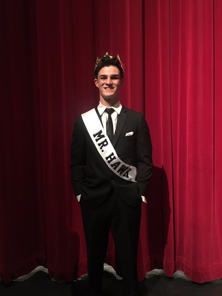 MrHawk2017_'s tweet photo. Congratulations to our 2017 Mr. Hawk &amp; best talent winner, Kaden Kehl!! 👑 https://t.co/5NaLn4coAj