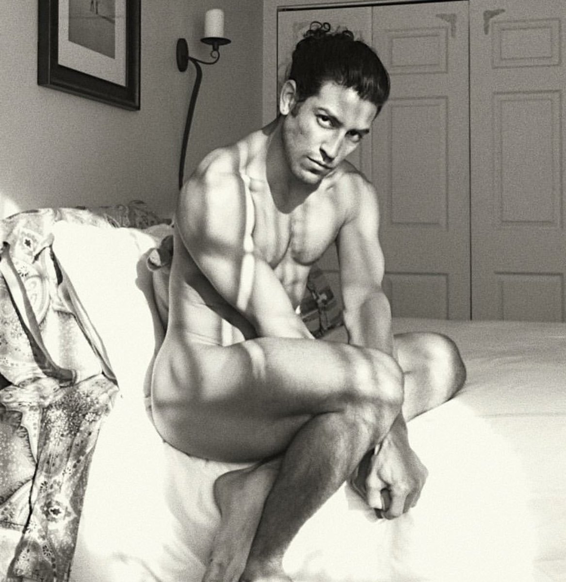 ddlwood73's tweet photo. Shadow and light @silver92569 @Ktmr_W https://t.co/HCcNmRjaps