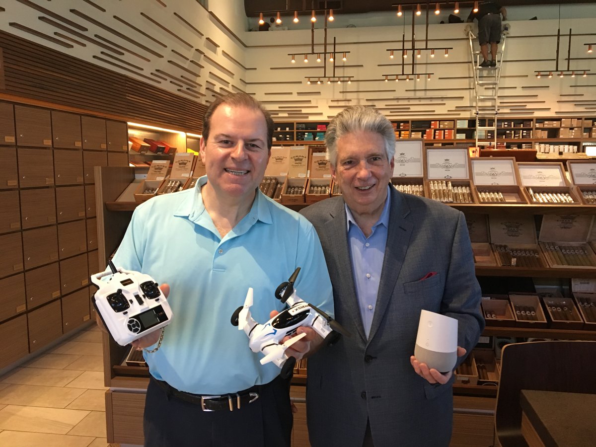CigarDaveShow's tweet photo. This hour we talk the latest Tech w/ @CTAanswerman including drones, Amazon vs. Google, Medical devices &amp; more
https://t.co/QltPjV4wuZ https://t.co/q12EPL8QBs