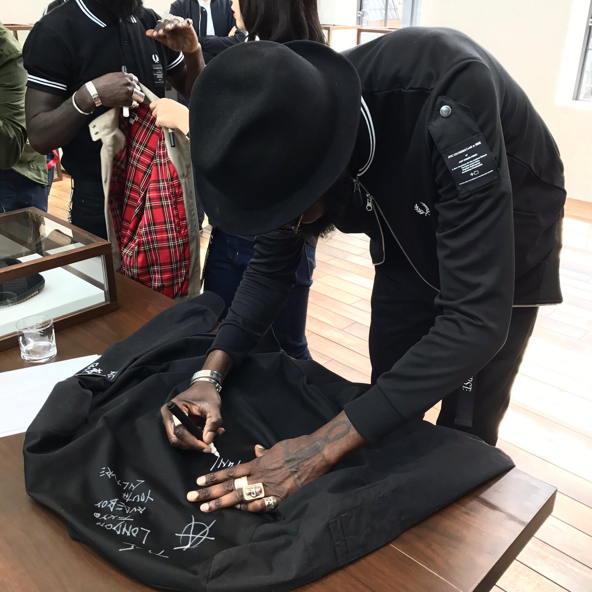 FRED_PERRY_JP's tweet photo. #FPACF 来日ツアー@東京店、スタートしました! https://t.co/u3T8tq0cya