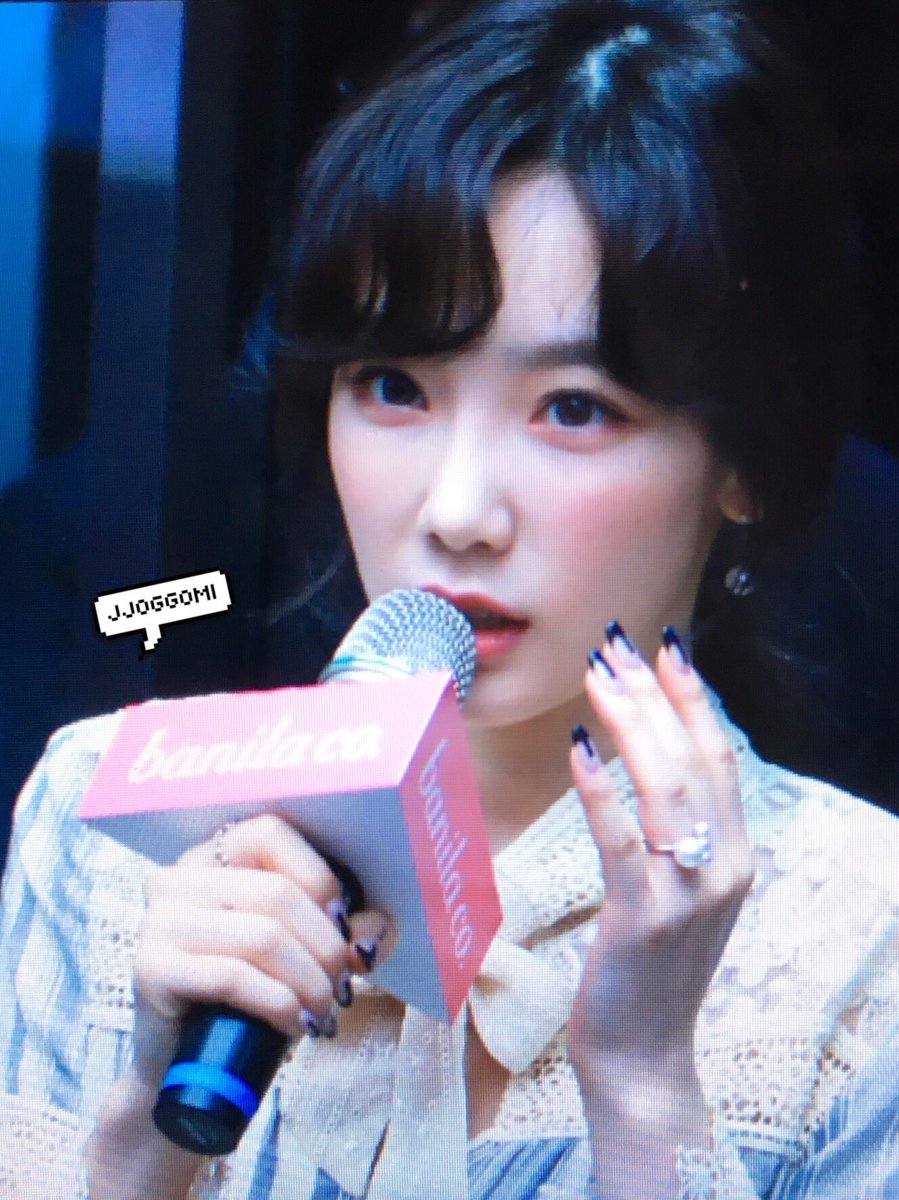 [PIC][25-03-2017]TaeYeon tham dự buổi Fansign cho dòng mỹ phẩm "Banila Co." vào chiều nay C7vT1c9UwAE7byr