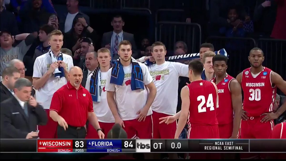 OhThatsChrissyy's tweet image. Shooketh 😂😂😂 #Elite8 #Florida #IssaWin