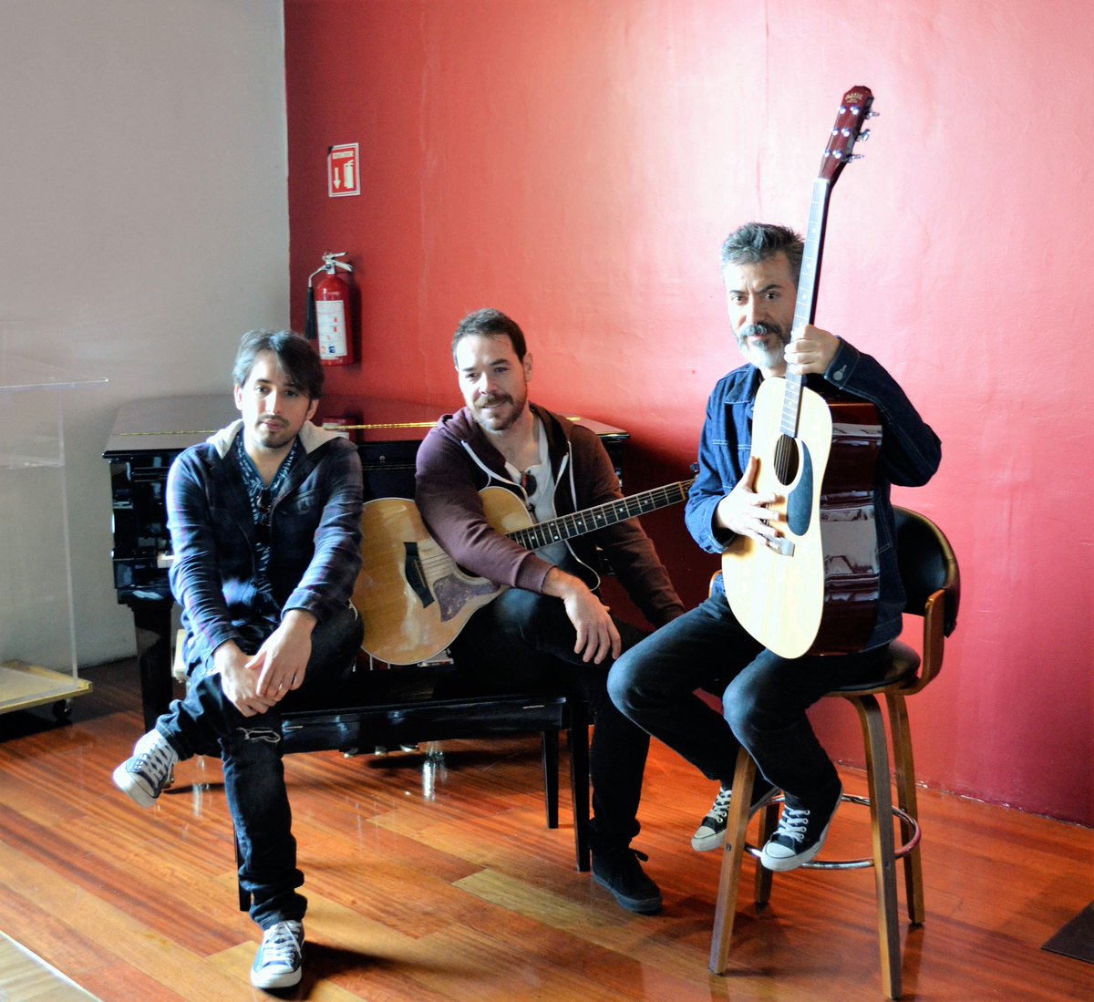 Acompañado de grandes músicos <a href="/DavidFeito_/">David Feito</a> y Fernando Chacon <a href="/SerchAlcantara/">Serch Alcántara</a> EN CONCIERTO 27 DE MARZO ya lo saben en <a href="/LunarioMx/">Lunario</a>