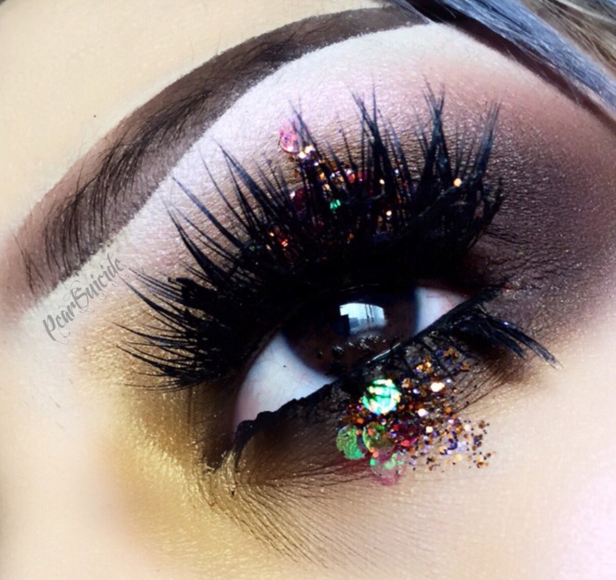 Pearlescent888's tweet photo. 🌙✖️🖤 • { @BLUSHSPARKLE Glitter in Atomic Sequins // PEARL for 15% off } • 🖤✖️🌙 // They're having a HUGE sale right now btw https://t.co/4nhqYGLQKC