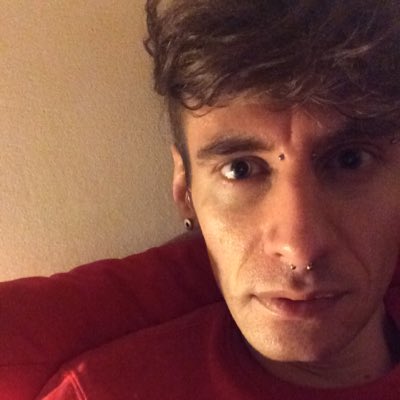 Fuck1ngFreak's tweet photo. Forse ho un piccolo problema col rosso #redAddicted #roscioAddicted โค๏ธ #NuovaFotoProfilo https://t.co/nDMrXF5VxA