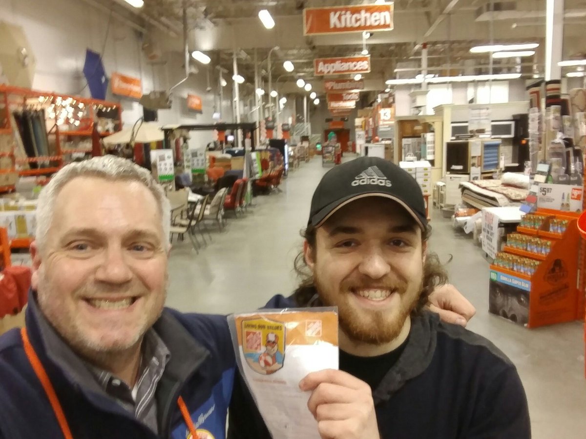 Homer Badge time. Thanks Taylor for keeping the block in stock and faced. Not an easy job. #HD4712 #HomeDepot #HomerBadge @JasonWest4712