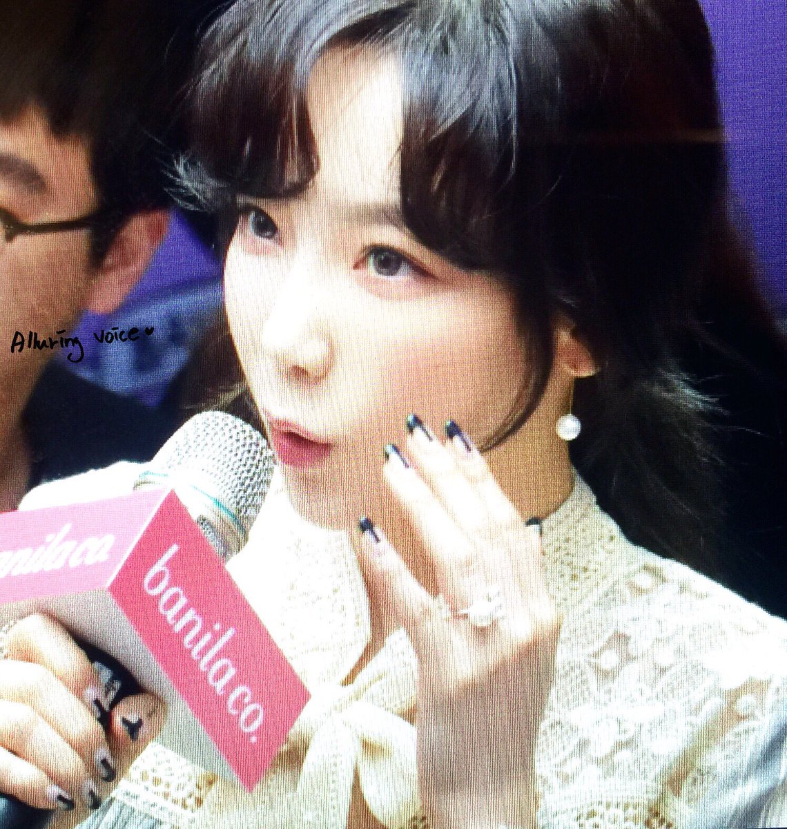 [PIC][25-03-2017]TaeYeon tham dự buổi Fansign cho dòng mỹ phẩm "Banila Co." vào chiều nay C7vee2ZU8AEtruo