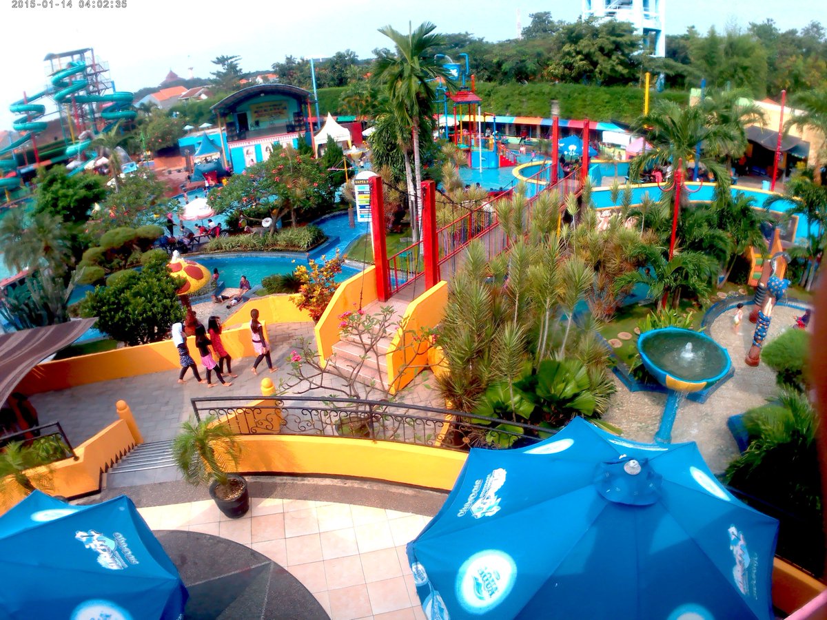 SuncityW's tweet photo. Happy weekend guys💋😍
Amazing view in Suncity Waterpark Sidoarjo 😍❤ .

#suncitywaterparksidoarjo 
#swimmingpool 
#amazingview https://t.co/KNdaX9o7aY