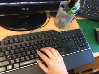 ThatsRADScience's tweet photo. #STEMhands typing! Career = any STEM! #ThatsRADScience #STEM #STEMcareers @WSFBrisbane #beremarkable @GU_Sciences https://t.co/ZseUjsRT5O