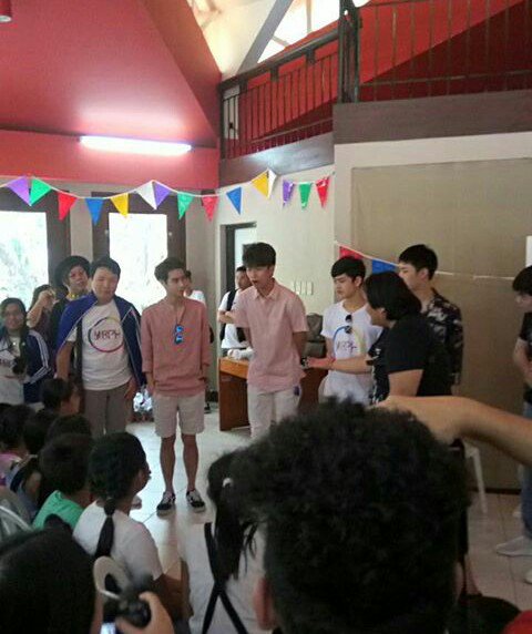 makeitrightphil's tweet photo. Day 2 of MIR Boys : CHARITY Event 👌👬👨👬👌
#toeysittiwat #ohmpawat #nicesomkid #peakpeemapol #boomkrittapak
#MIRINMANILA
© https://t.co/MhRrU0a6hZ