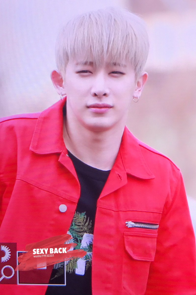 wonho19930301's tweet photo. Preview 170325 음악중심 미니팬미팅 #원호 #wonho #몬스타엑스 #monsta_x @OfficialMonstaX ❤️❤️❤️ https://t.co/W0IRzPjDHo