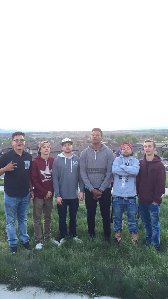 perrah69's tweet photo. Happy b day foo! Main till I die! @kwilson1191 https://t.co/6eTFhzz585