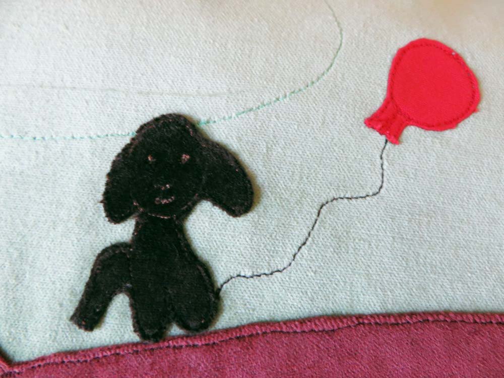 kuskatstudio's tweet photo. Your children's drawing embroidered on a LINEN throw pillow/grandpa… https://t.co/Tjkm6yCIFG #tprtg #ColorfulPillows https://t.co/596jQQwlHM