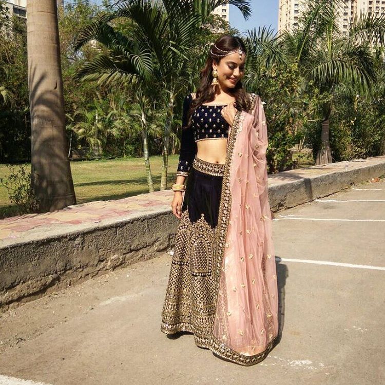 TellyTalkIndia's tweet photo. Isn't #SurbhiJyoti so gorgeous? https://t.co/KLa9FeaQPA