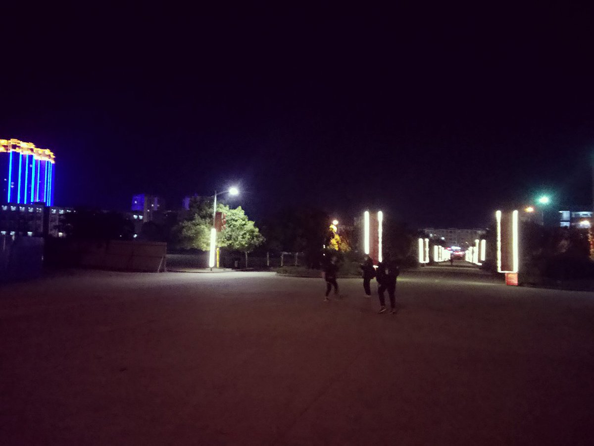 luoluoQwQ's tweet photo. My school is beautiful.Do you think so? https://t.co/A1MKR6A0f9