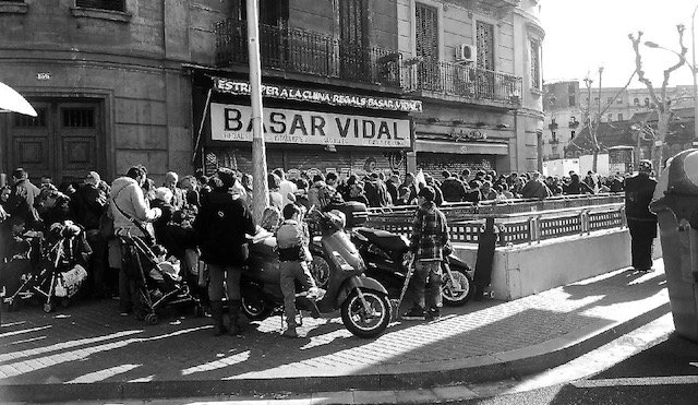 El mercado de intercambio de cromos que está al lado de mi casa explica algunas dinámicas capitalistas de la ciudad nativa.cat/2017/03/el-mer…