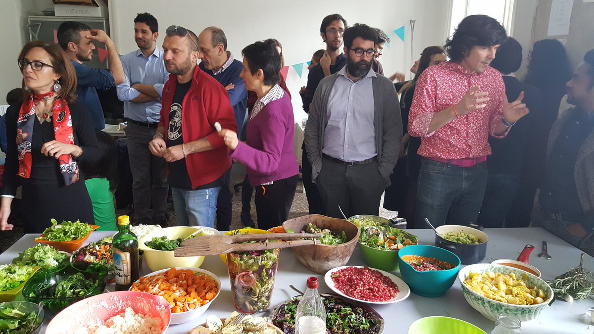 Lunch time at #IUCommons <a href="/iuctorino/">The IUC of Turin</a> #FoodAsCommons Day <a href="/JoseLViveroPol/">Jose Luis Vivero Pol</a> <a href="/ValDeGregorio/">ValentinaDeGregorio</a> <a href="/Lithiyum_/">Lithiya</a> <a href="/ferrandotom/">Tomaso Ferrando</a>