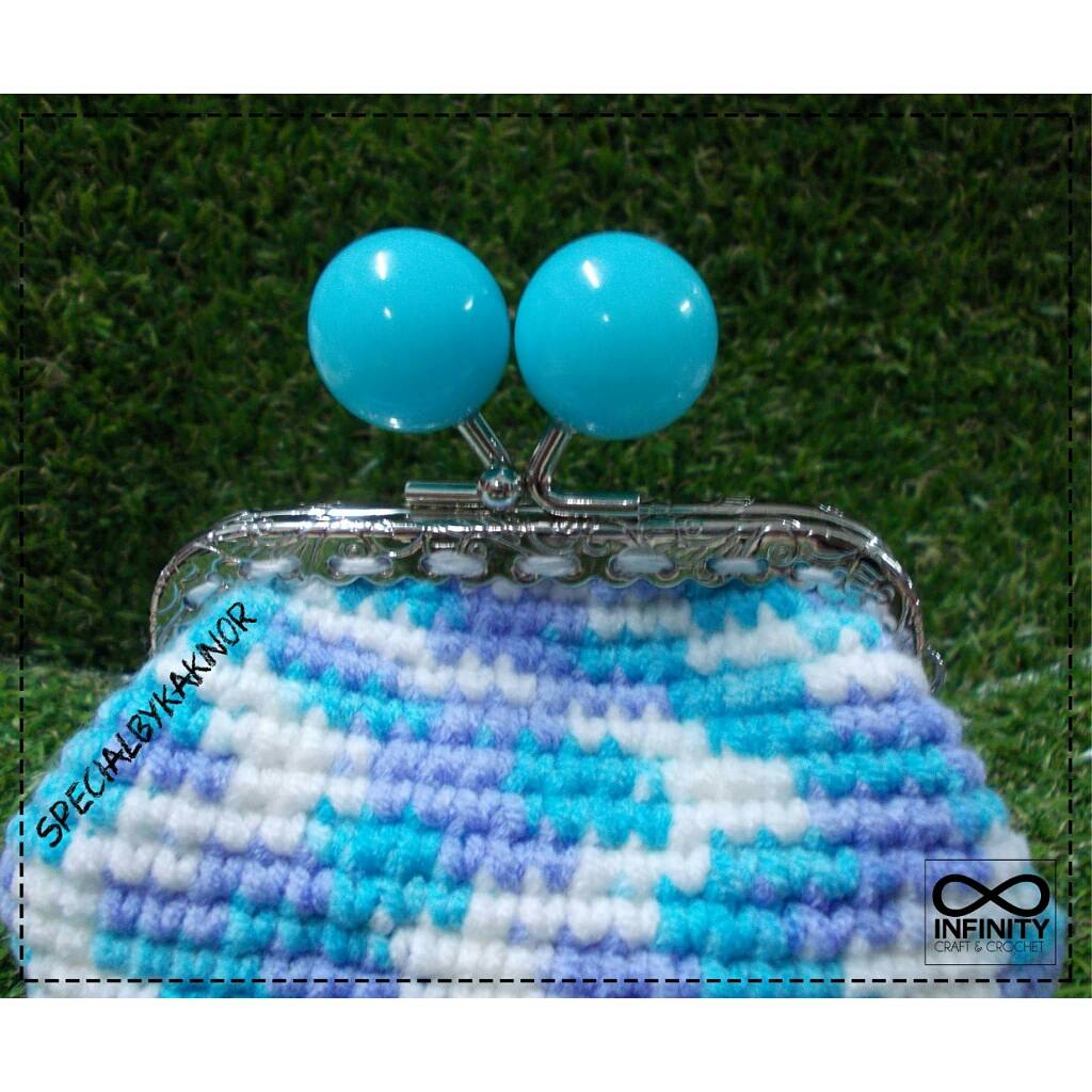 InfinitycraftC's tweet photo. Kisslock mini purse👛
#crochet #specialbirthdaygift https://t.co/Jvw8Hc3lv4