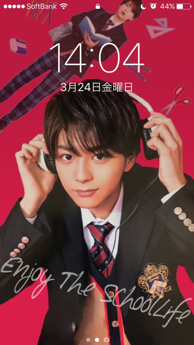 さとゆー 加工屋 昨日作っておいた勝利の壁紙投稿しておきます メインの勝利さんの後ろは文房具とか浮いてる感じにしてみました 保存 使用の際はrtおねがいしますm M さとゆー加工屋 さとゆー気まぐれ加工 セクゾ加工 佐藤勝利 ロック画面