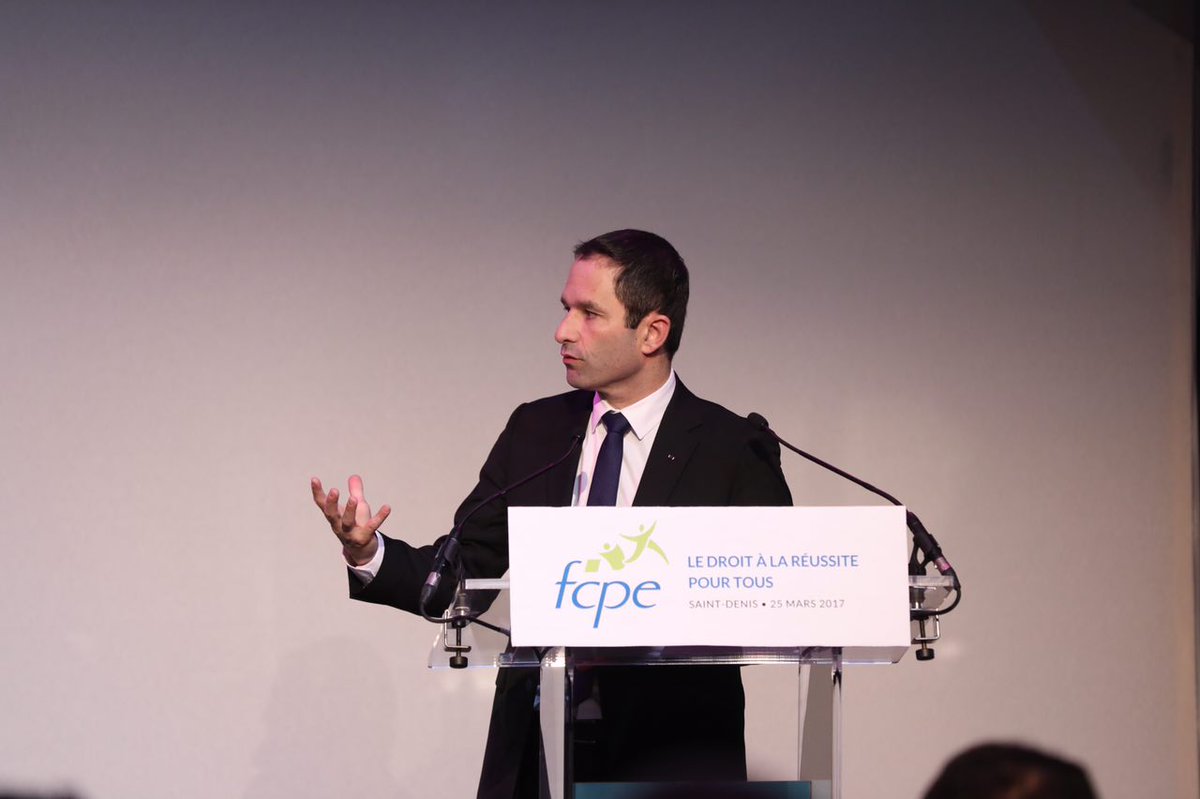 benoithamon's tweet photo. Je veux donner aux enseignants les outils pour accomplir leur métier.Je lancerai un vaste plan de formation continue des enseignants. #fcpe https://t.co/d18K7XNfso