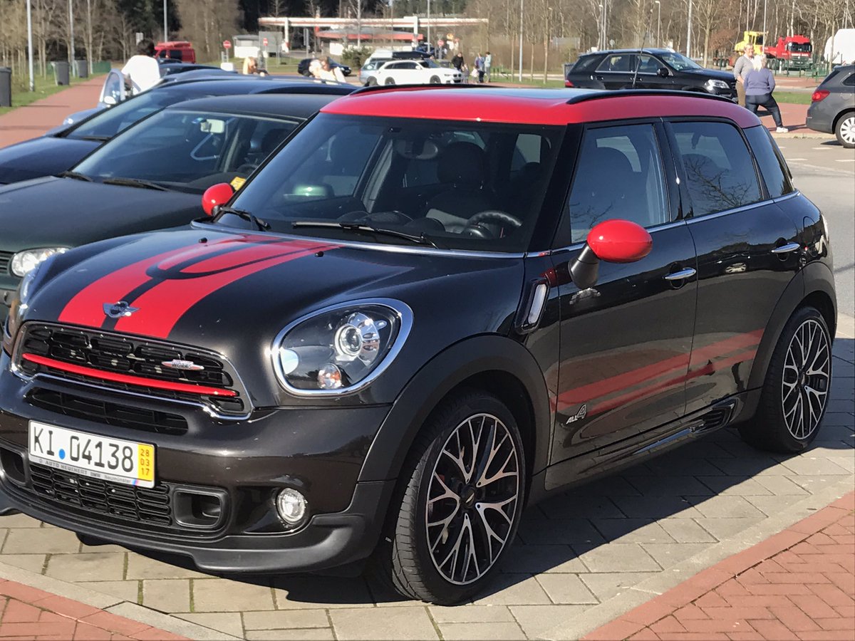 autokuilenburg's tweet photo. En anders halen we je droomauto toch gewoon in Duitsland ... #johncooperworks #noproblem https://t.co/LB8AIhjuMQ