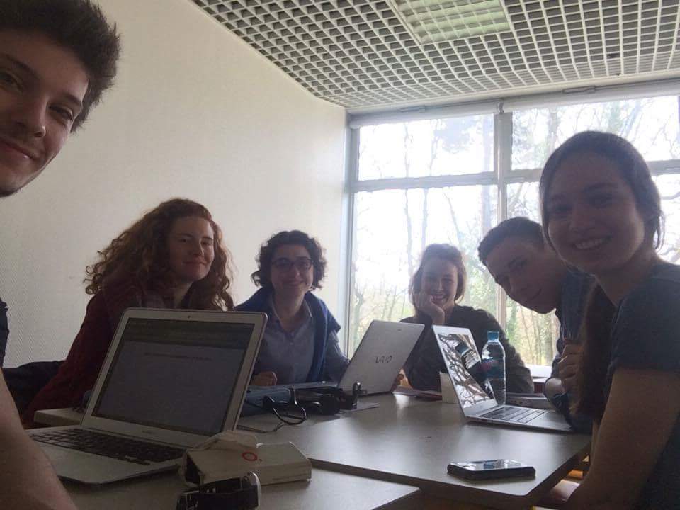 CyberSimuPECOMM's tweet photo. Réunion exceptionnelle au Sommet des Présidences, à l'occasion des 60 ans des Traités de Rome.
#BabySummit #CyberSimuPE https://t.co/wllDLcyTJU