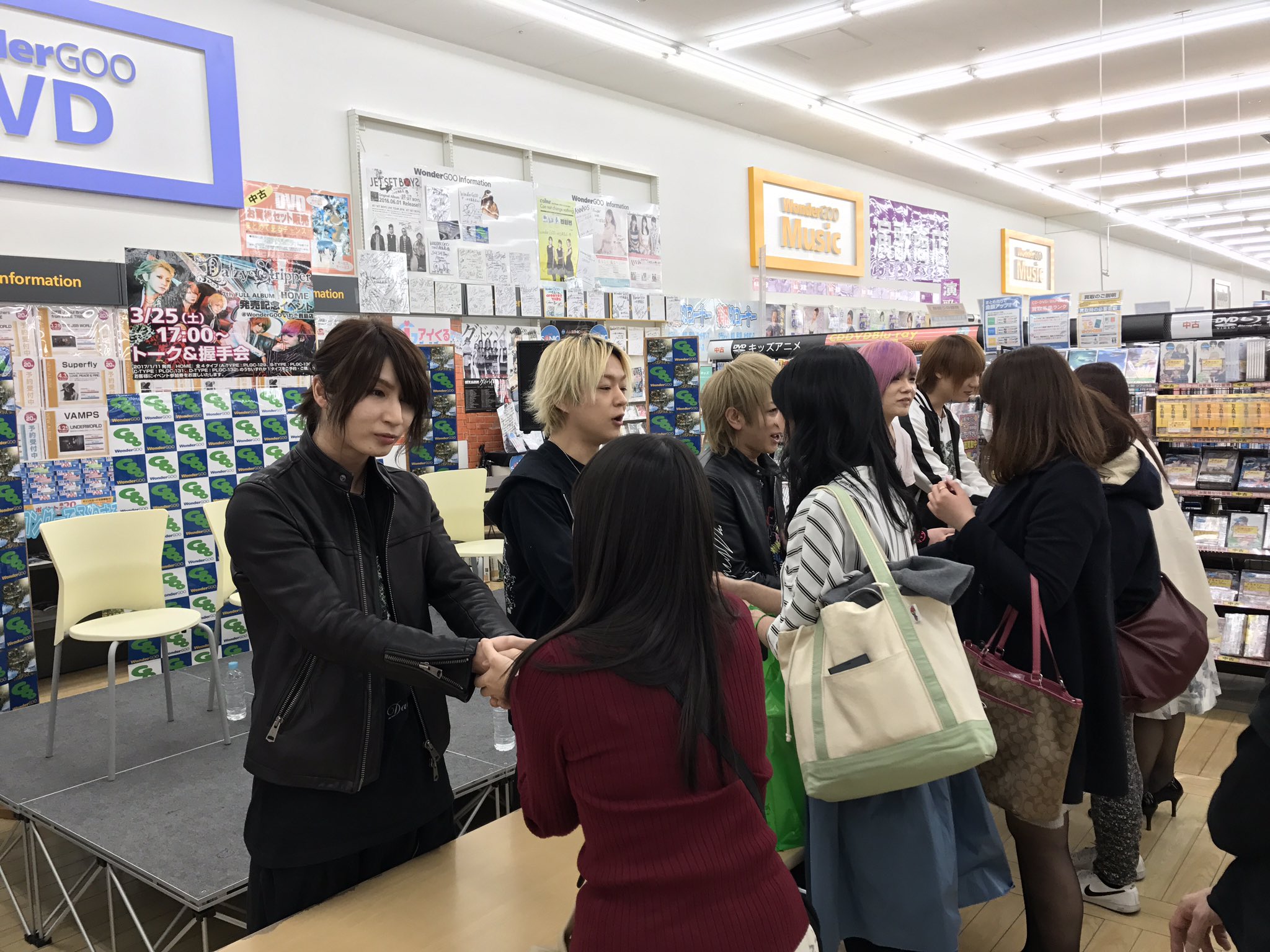 Wondergoo公式 ワンダーグーいわき鹿島店にて Daizystripper のトーク 握手会を開催 集まって頂いた皆さんありがとうございました ワングー T Co 4gmvuagdco Twitter