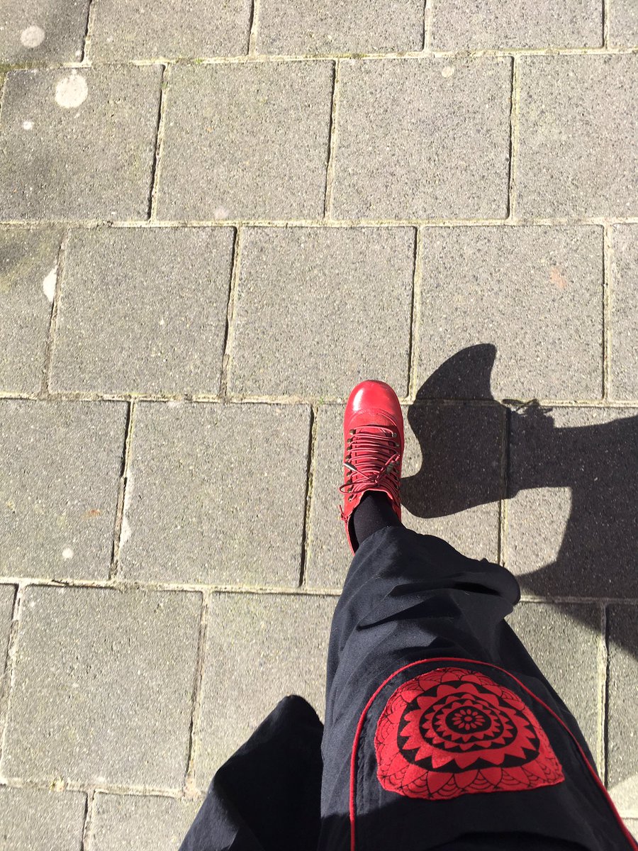 rainleander's tweet photo. Yes, those are actual heels. #ToastmastersGroningen #ToastmastersInternational #AreaC2Contest https://t.co/dlIdYfdzCa