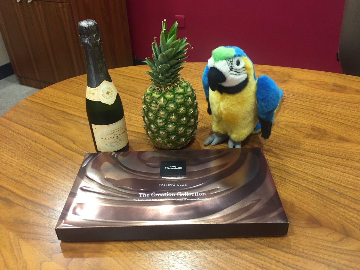 KuoniBristol's tweet photo. COMPETITION!!
The first person to come into @KuoniBristol this weekend and say "#FreeFlightUpgrade" will win this @HotelChocolat prize! https://t.co/nki87kbRoO