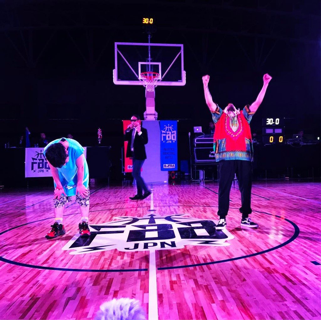 MKT594's tweet photo. #FBB2016 #日本一決定戦 #TheFinal
OPEN Final
KAZ 0-2 Bug!?
Champion is Bug!?!!!
#FreestyleBasket… https://t.co/VcaXJoI4OF https://t.co/AgtoUuypx8