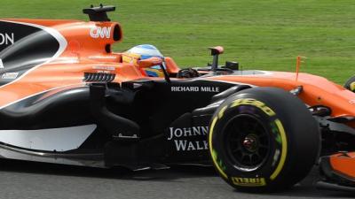 klinewscom's tweet photo. Alonso salva el primer día https://t.co/H4H20Sr2La #Ricciardo #klinewscom https://t.co/taJuGaTSN8