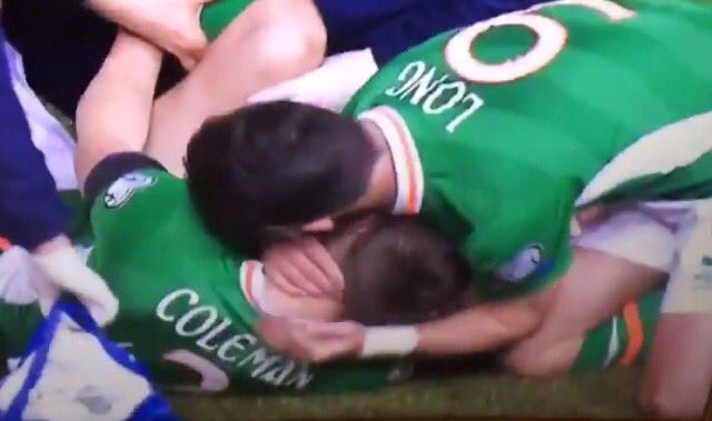 pgal10's tweet photo. The worst thing &amp; the best thing I've seen in sport in a while. Wishing the brilliant SC a strong recovery &amp; 👏🏻 to brilliant @ShaneLong7 https://t.co/c7Qu7lrRBw