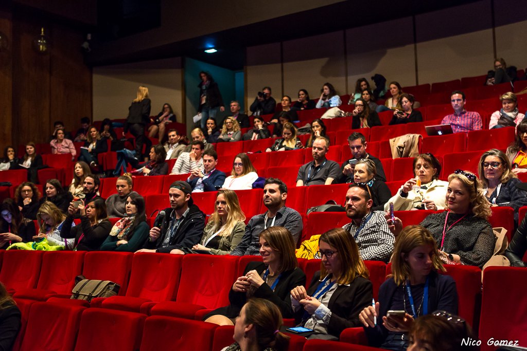 StRaphael_Var's tweet photo. Retour sur le 1er salon des influenceurs du web à #SaintRaphaël https://t.co/IflokbruPR #SiWEB2017 #VisitEsterel #MySaintRaphael https://t.co/k5o0bC0fRo