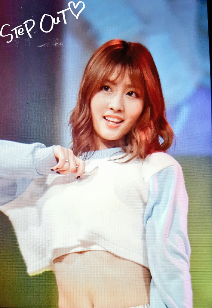 Stepout1109's tweet photo. 170325 #트와이스 #모모 #TWICE 서든어택 팬미팅  #MOMO @stepout_dance @JYPETWICE https://t.co/Fs1dj77YHL