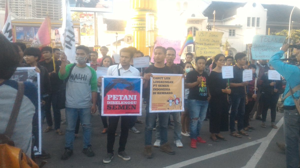 fencenel's tweet photo. Aksi solidaritas dari Medan untuk perjuangan masyarakat Kendeng #Kendengberduka #Kedengmelawan #KEDANGKENDENG    #SAVEBUMIINDONESIA https://t.co/XIzExfaHnQ