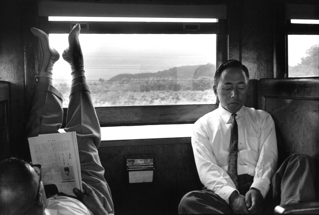 Japan, 1965, captured by Henri Cartier-Bresson. (via @SayDiscordia)