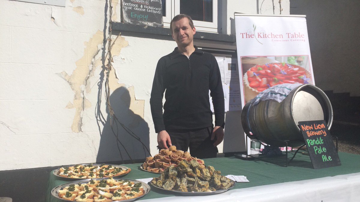 thekitchentabl's tweet photo. We're at @hunterslodgeinn with @NewLionBrewery ready to serve @DelishTrails runners! See you soon. #lovelocal #devon https://t.co/fpnsJaRTFl