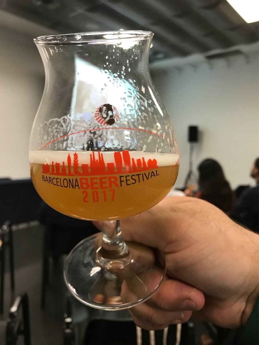 BrewersHomeTF's tweet photo. La primera del día!!! Una Ed Beer de +malta. Seguimos!!! https://t.co/HhlX6mPVht