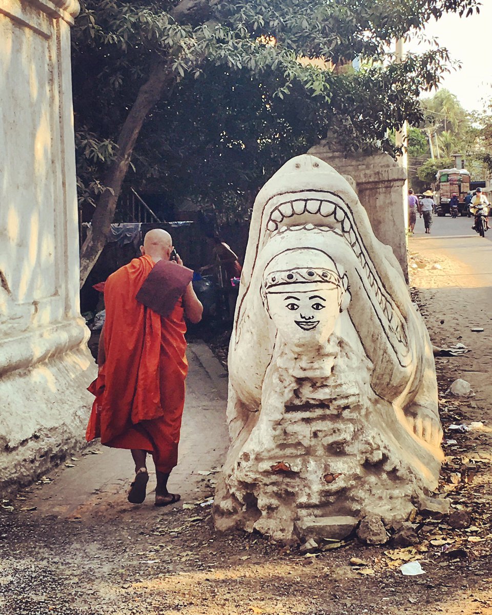 Little_Wander's tweet photo. I'm really enjoying all the photo opportunities in #myanmar #monk #monks #burma #asia #travel #travelphotography https://t.co/8KSl62EGrd