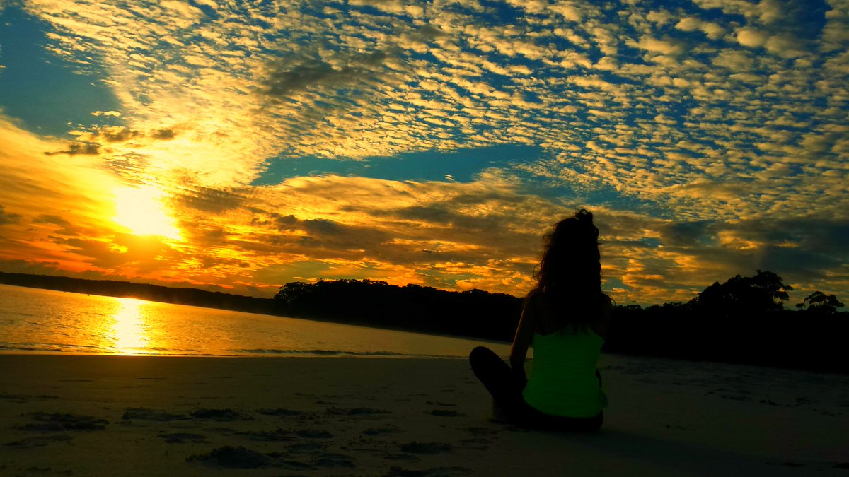DesySosio's tweet photo. "Oltre l' est l' alba,oltre l' Ovest il mare e tra l'Est e l' Ovest la sete del #viaggiatore che non da pace."Jervis Bay, #Sydney #Australia https://t.co/PPrfWNkArW
