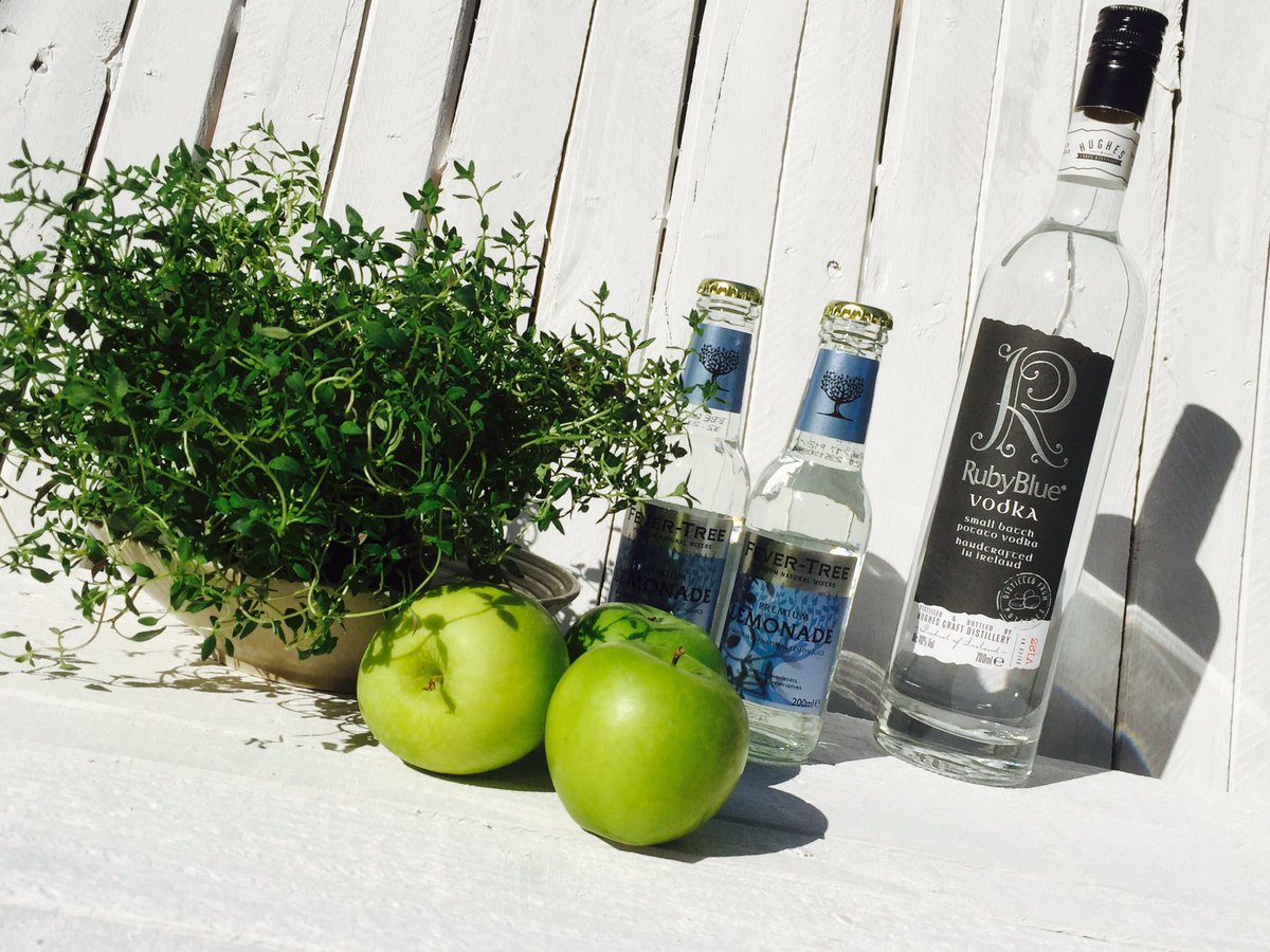 RedRubyRose10's tweet photo. Sun's out in NI today so why not make mum a nice cocktail to enjoy in the garden 🍸
#RubyBlueThyme
#Mothersday
#MumsLoveRubyBlue 💕 https://t.co/ffdtyDTNdz