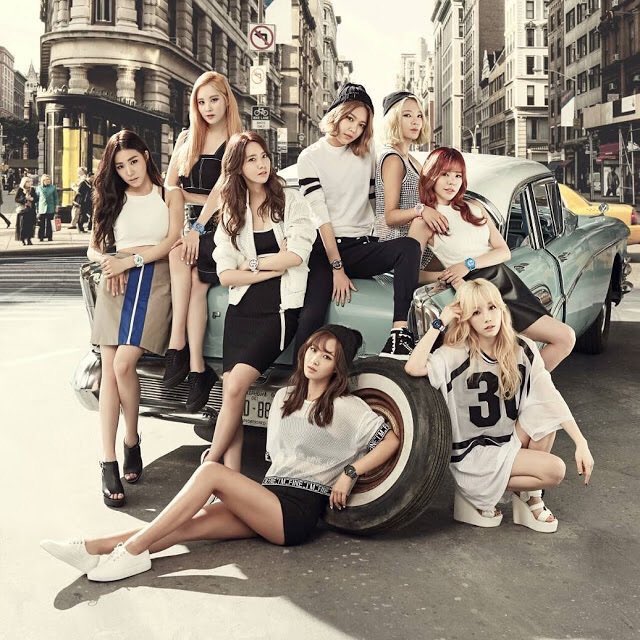 Sone____ss's tweet photo. Who's the #1 girl group ?? https://t.co/nxAbDjOhvL