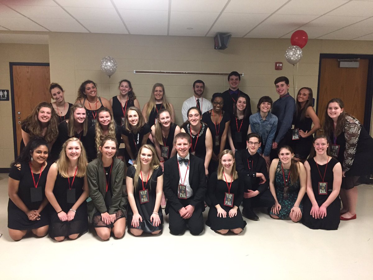 GrandLedgePALs's tweet photo. #glfreshmenformal https://t.co/ZAJPgDCwkJ