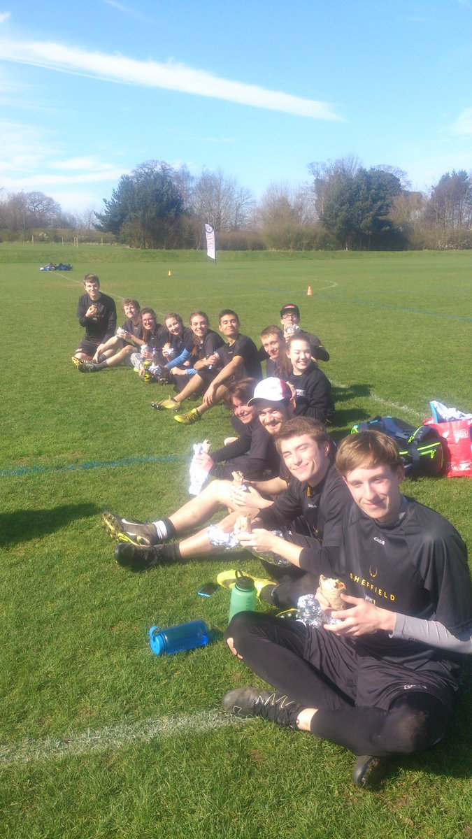 UoSheffultimate's tweet photo. Sheff enjoying some well deserved wraps, courtesy of Mike, after beating Huddersfield 11-2 https://t.co/71QuhTQ5Jm