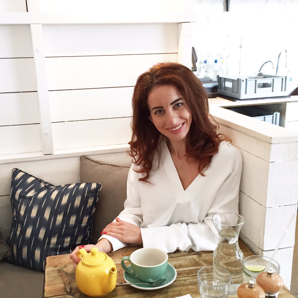 Yes I am a mama and I wear white too 🙌💫🌿<a href="/HallysLondon/">Hally's</a> 
#OOTD #momlife #weekend #photography