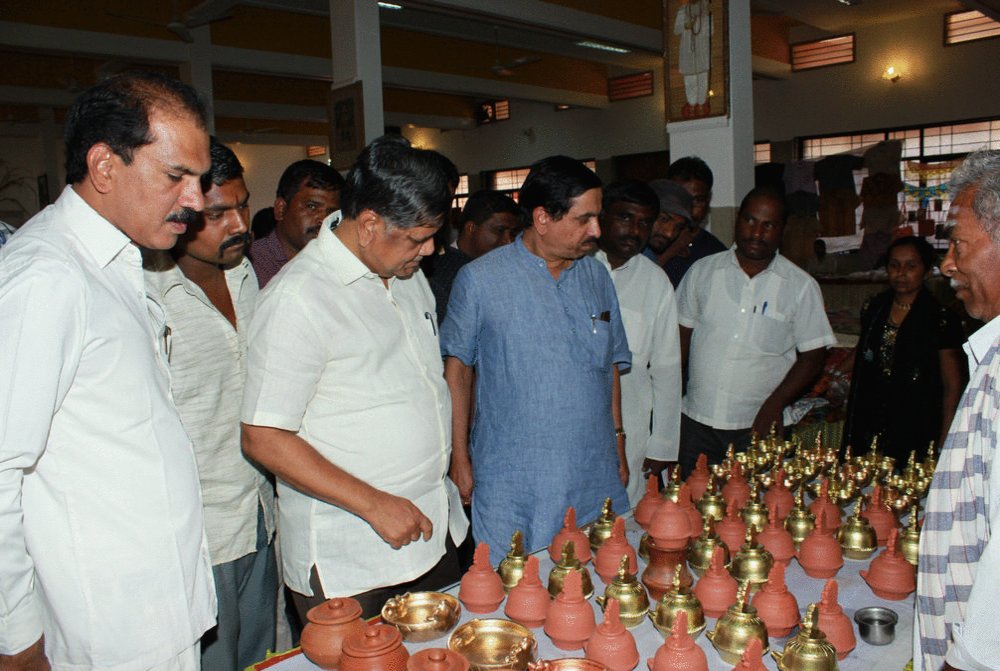 Navodyami's tweet photo. First ever navodyami santhe at Gujarat bhavan. Mr.Jagadesh Shetter &amp; Prahalad joshi sir inaugurated the exhibition. https://t.co/p99mVuVEU4