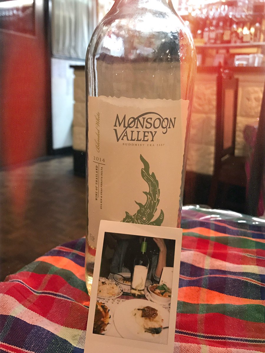 evie_blacker's tweet photo. New fave wine @MonsoonValleyUK to go with an excellent meal in the best Thai @EsarnKheaw in town!🥂🍽🌶 #aworthywinewithin #drinkthaiflyTHAI https://t.co/bzAaJbzdpc