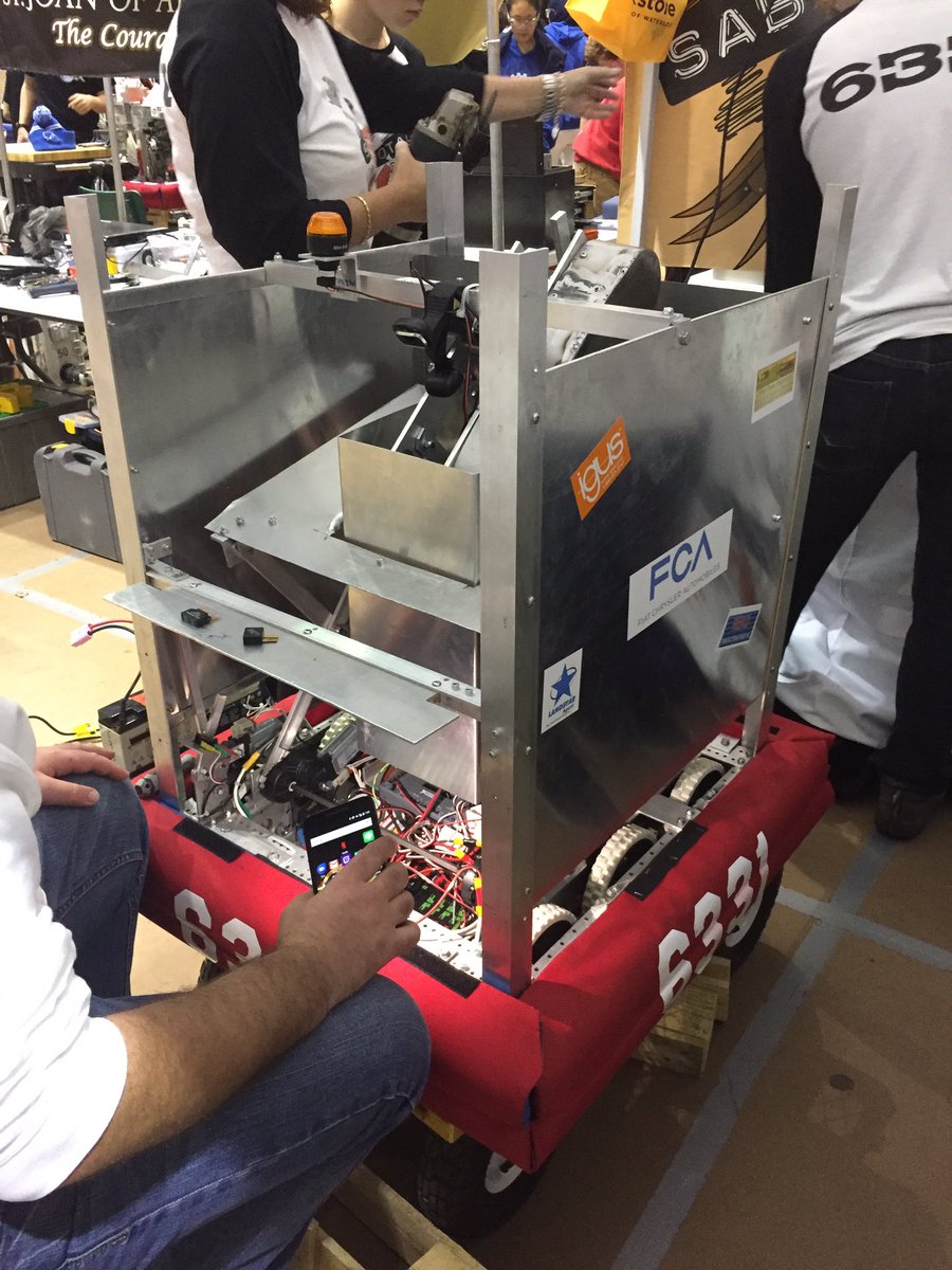 sabotage6331's tweet image. Zut mauvaise jauge😮| Oops wrong gauge😮#problèmederobot #FIRSTProblems #omgrobots #FRCC2017