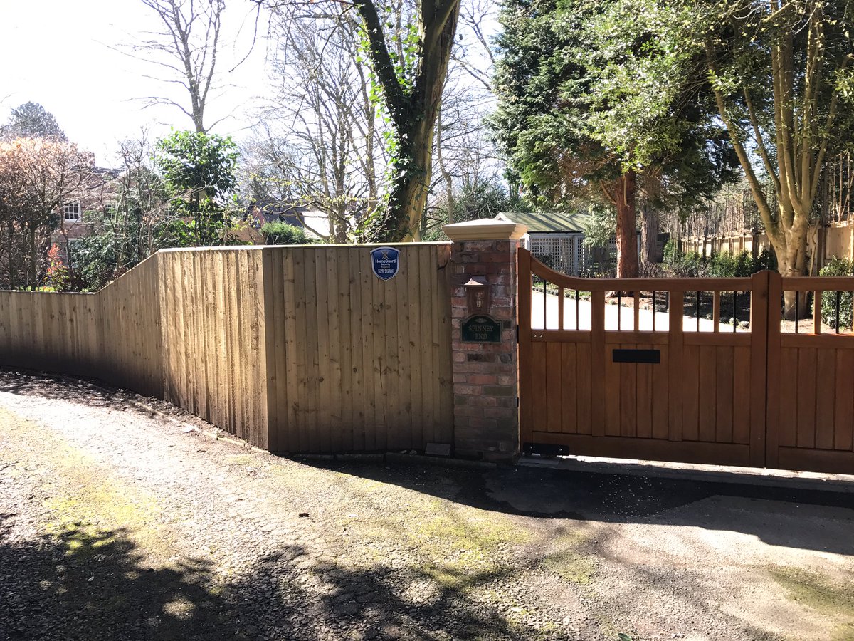TattonFencing's tweet photo. Weekend work made better in the sun. #tattonfencing #cheshire #knutsford https://t.co/KKoPRa8IaK