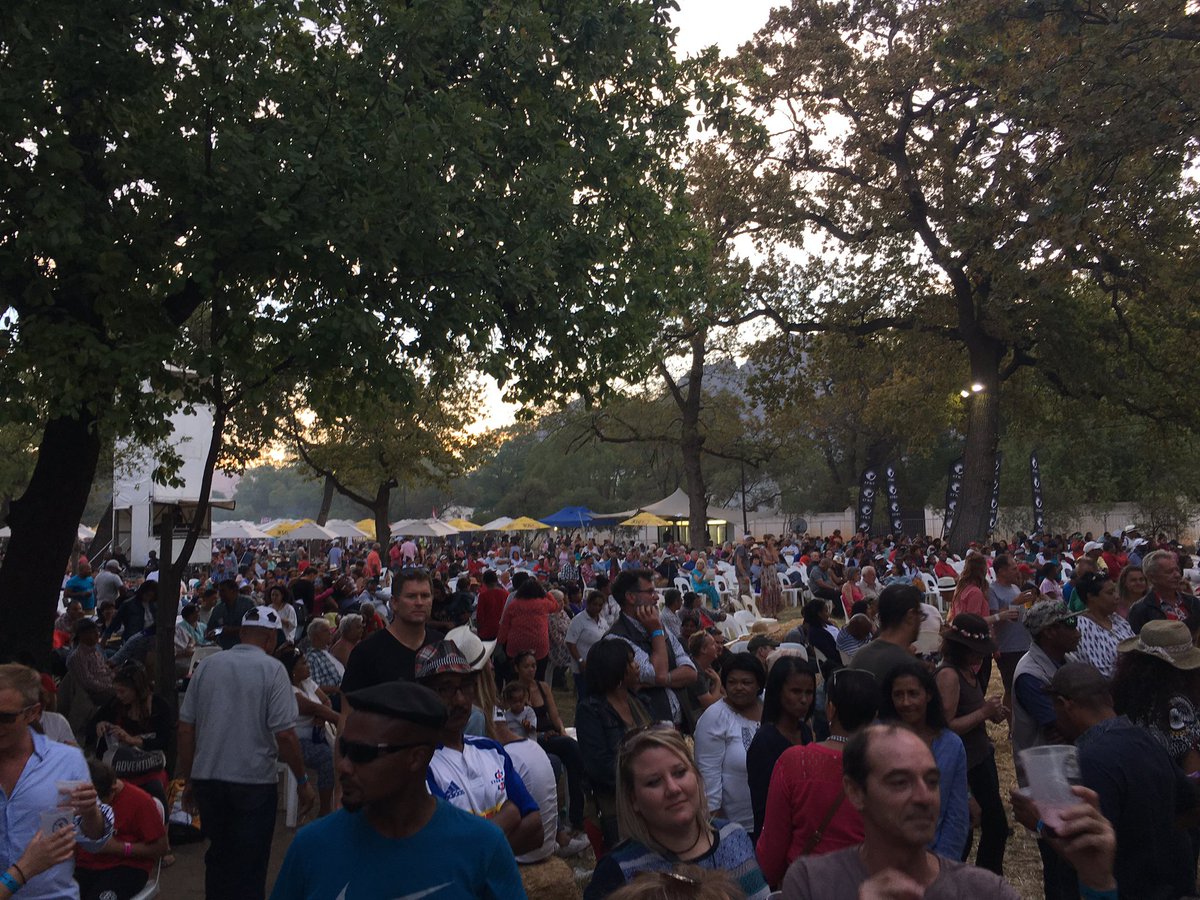 Ons vier kultuur en musiek by die #ATKVoesfees. Van sonsopkoms tot sonsondergang #kultuur #musiek #Oesfees <a href="/solms_delta/">Solms Delta</a> <a href="/ATKVSA/">ATKV</a> <a href="/akkedisband/">Arthur Dennis</a>